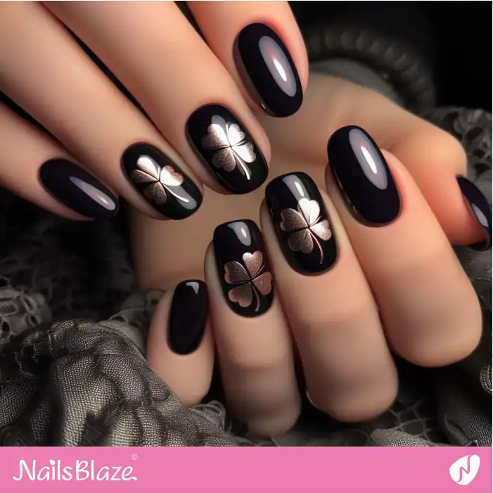 Black Nails with Gold Clover Design | Nature-inspired Nails - NB1586
